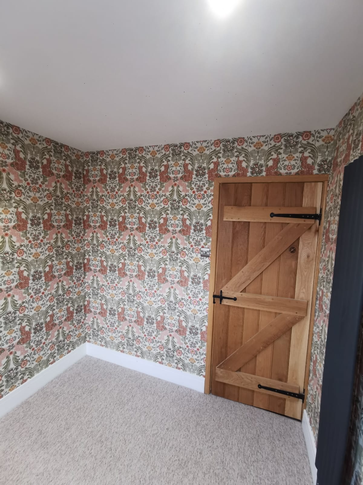 Feature wall wallpapering Mansfield – Prime Renovations