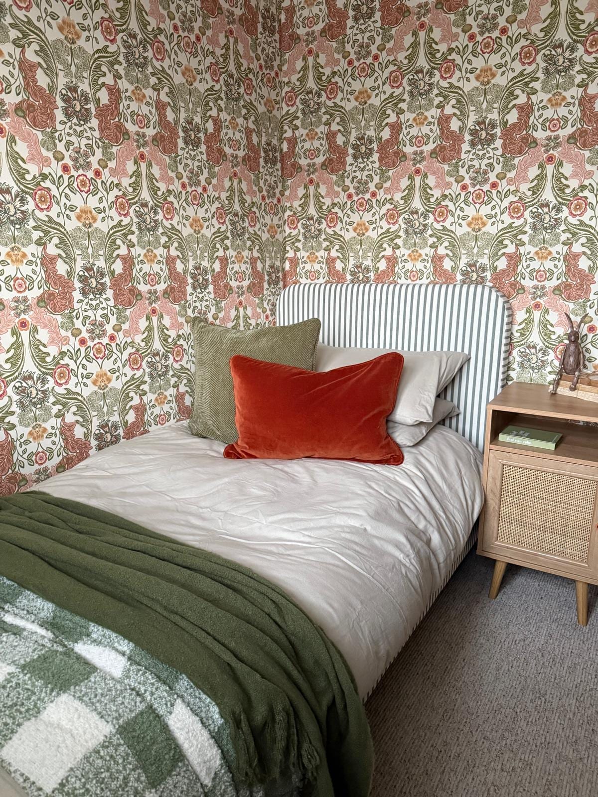 Wallpaper hanging service Nottinghamshire – Prime Renovations